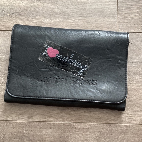 Coastal Scents Faux Leather Makeup Brush Organizer - Picture 3 of 3